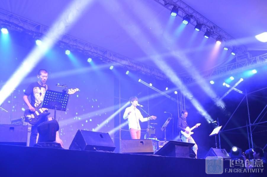 活動(dòng)舞臺(tái)搭建時(shí)的音響設(shè)備擺放方式有幾種？